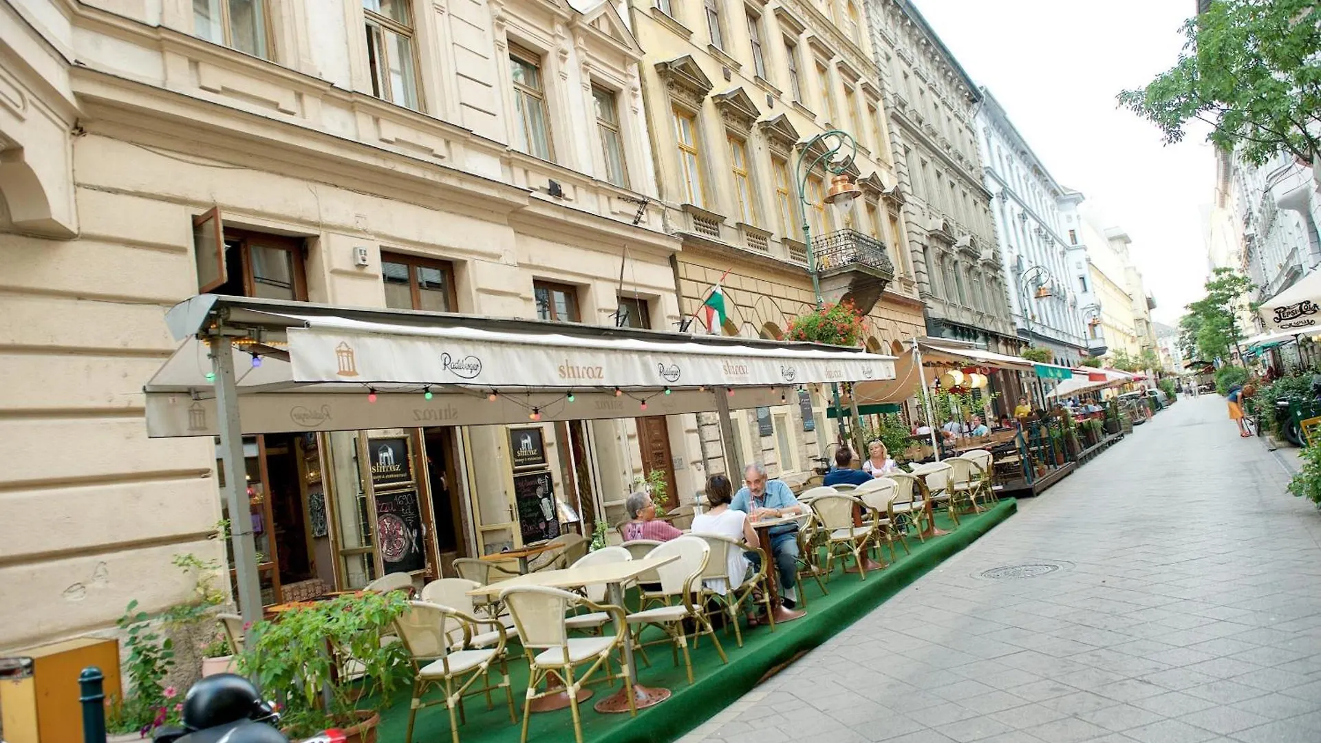 Danube Escapes Budapest- 3Br Apartment