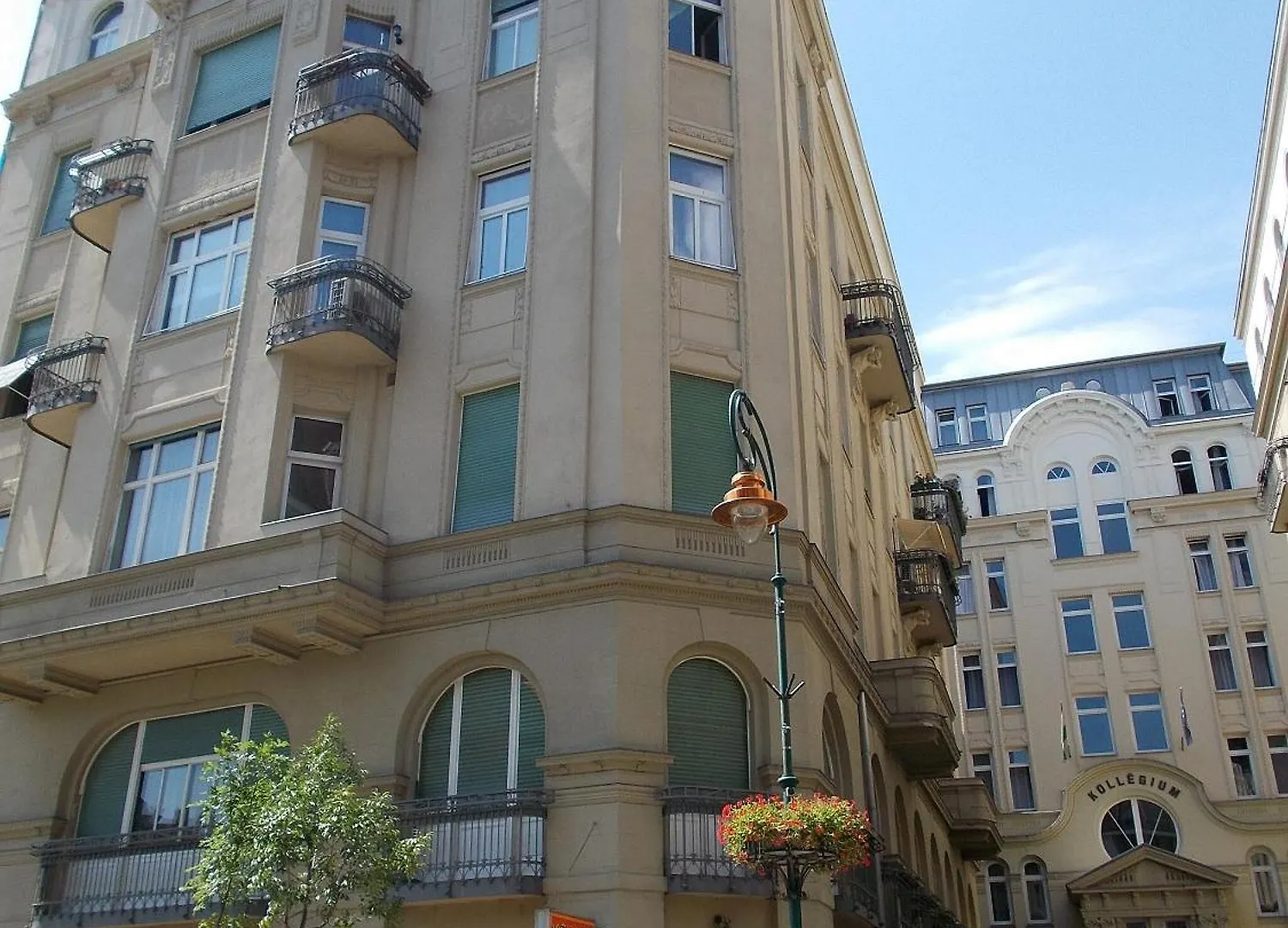Danube Escapes Budapest- 3Br Apartment