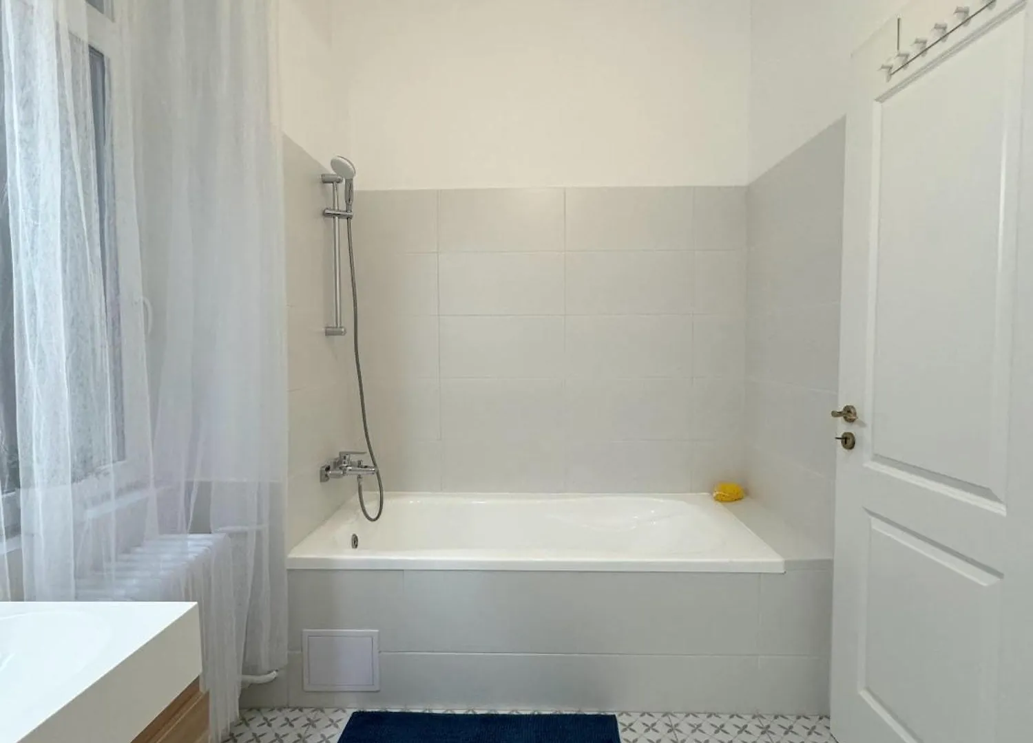 Danube Escapes Budapest- 3Br Apartment