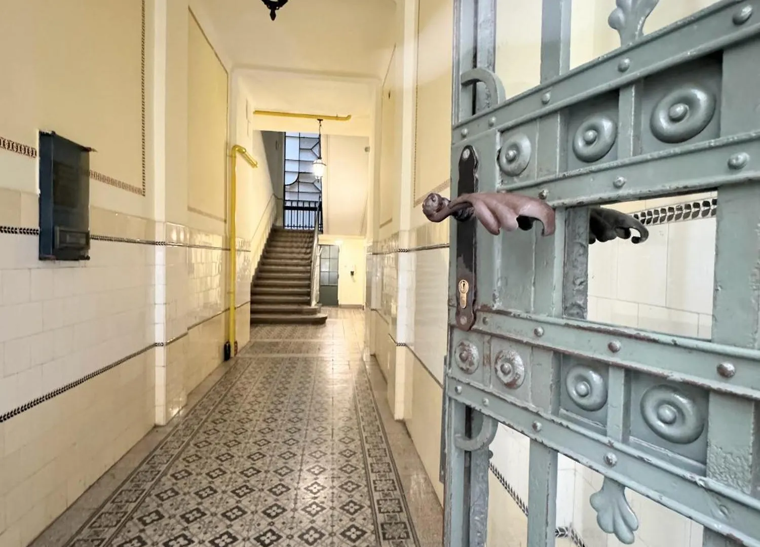 Danube Escapes Budapest- 3Br Apartment 0*, Budapesta